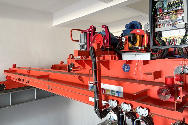 Automatic grab crane made by Henan Mine Crane factory