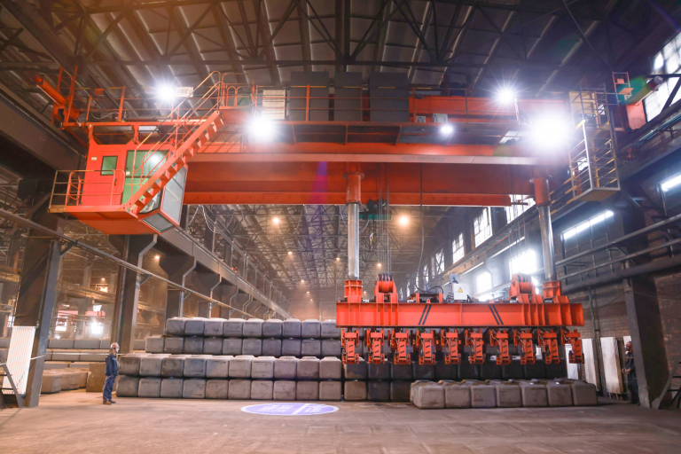 Anode Charcoal Block Stacking Crane for Aluminum Electrolysis