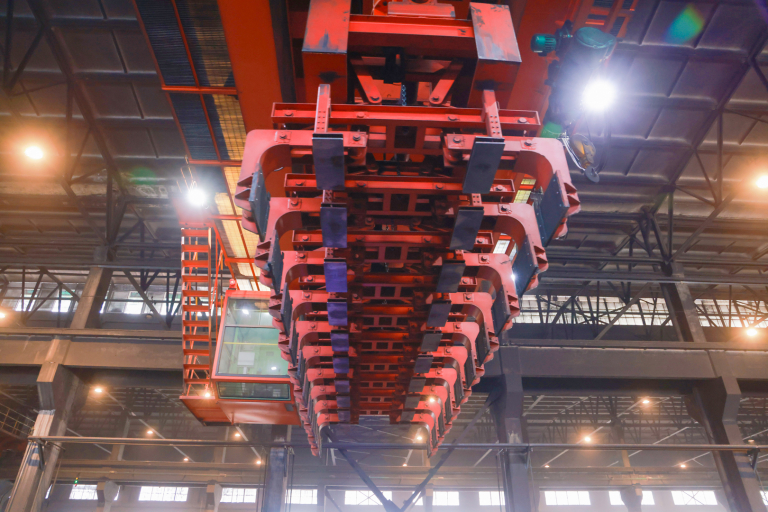 Aluminum industrial lifting equipment