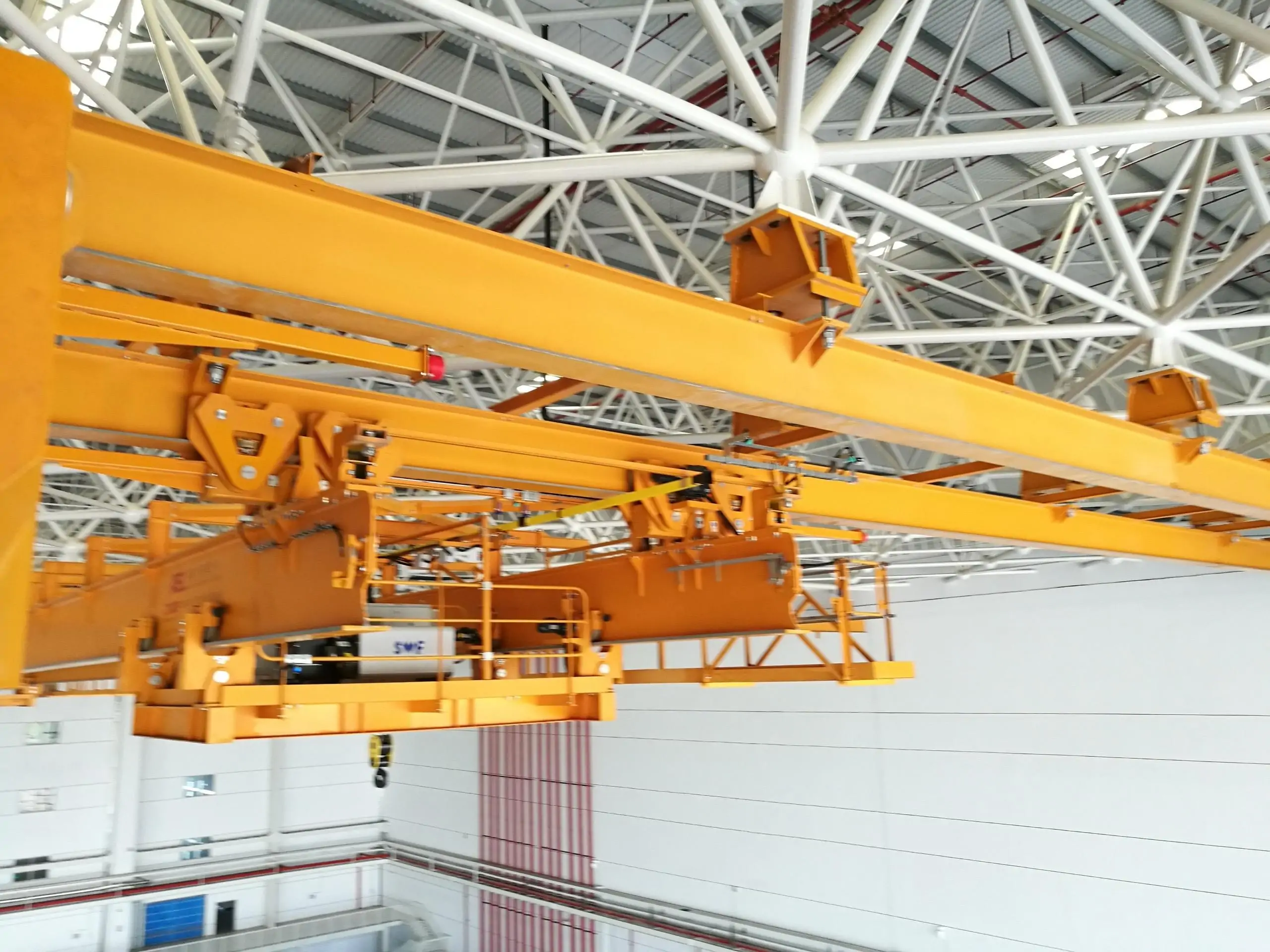 special crane for aircraft maintenance