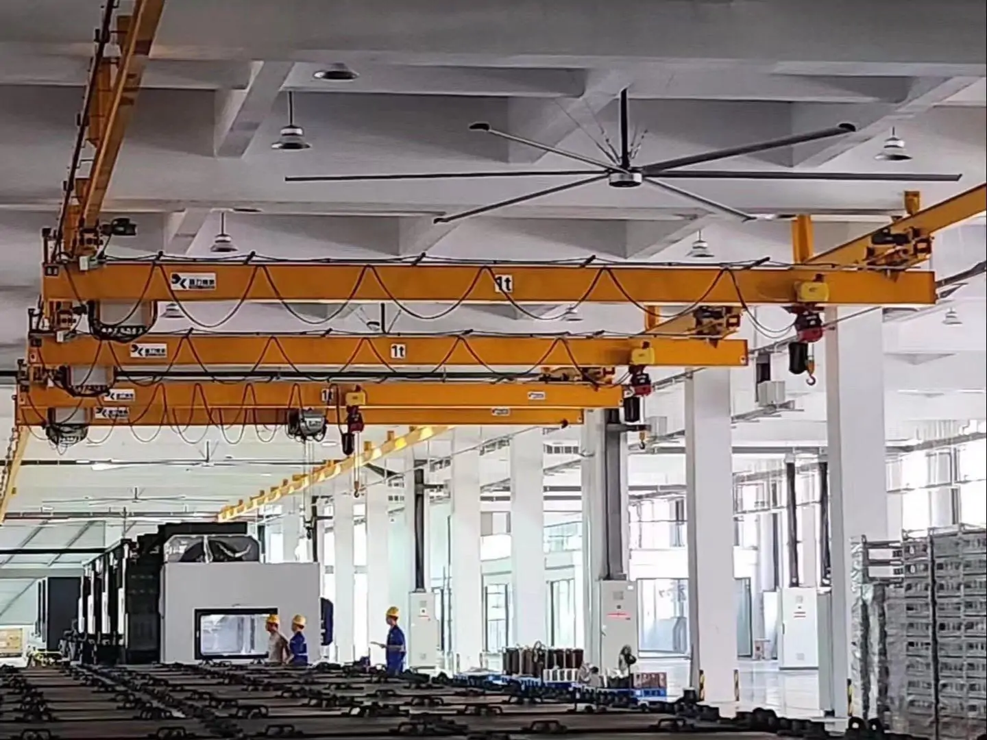 aircraft multi-point suspension crane