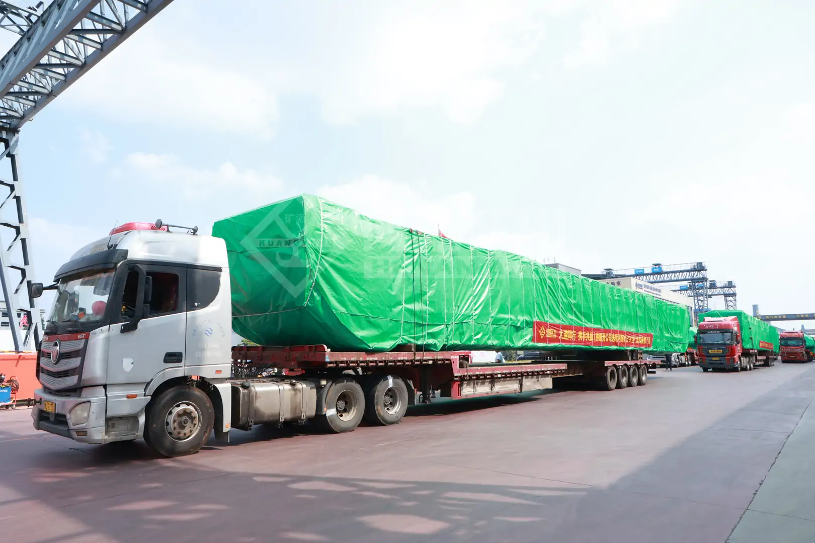 On May 15, 2026, Henan Mine Crane held a ceremony for the shipment of cranes for the Vietnam project.